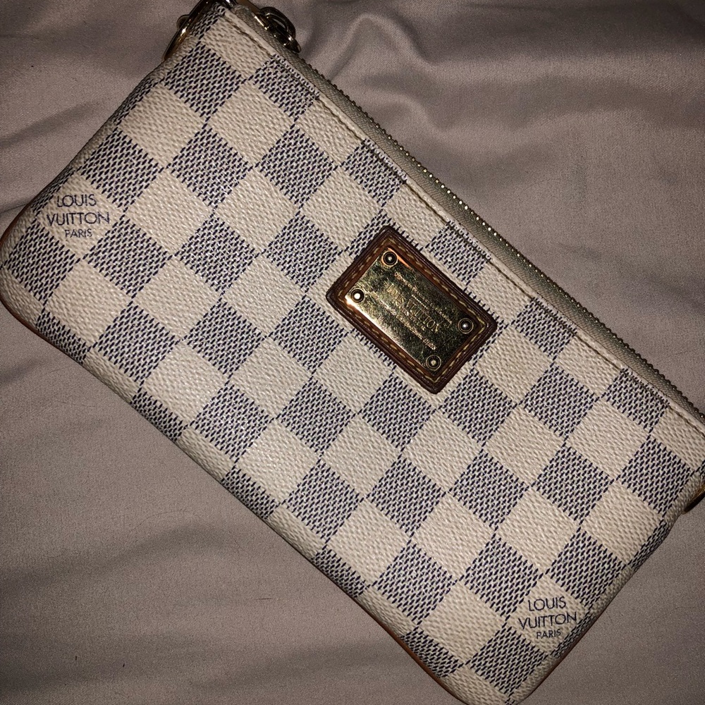 Auth. Louis Vuitton Damier Azur Pochette Milla